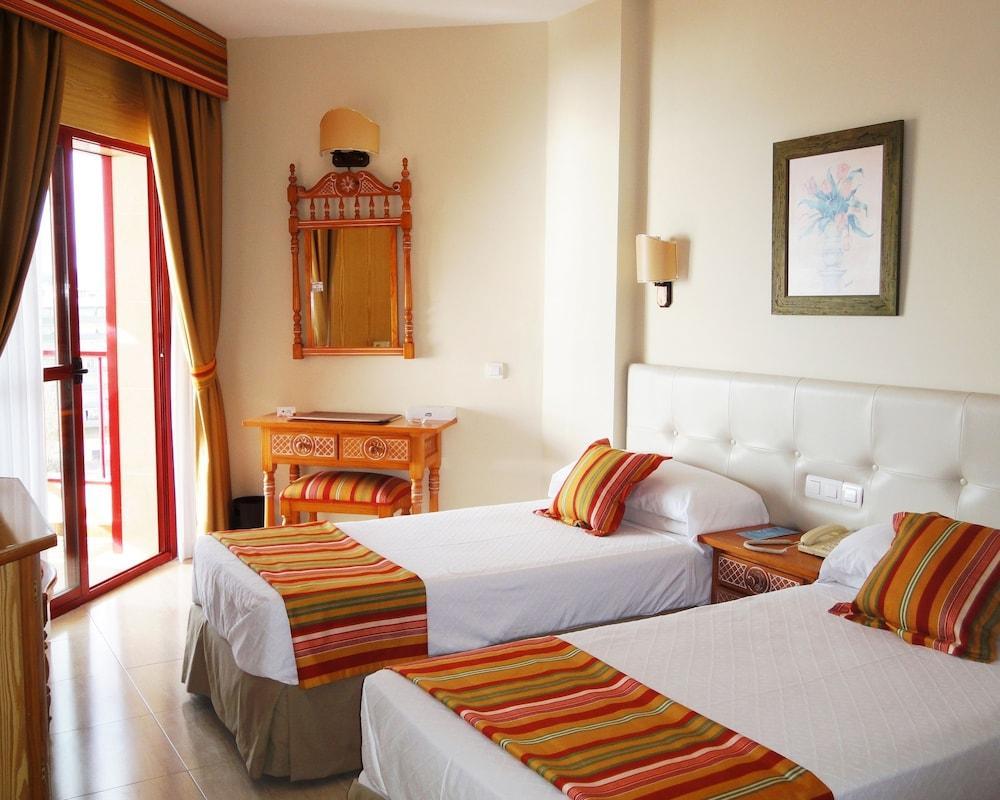 Hotel Angela - Adults Recommended Фуeнхирола Екстериор снимка